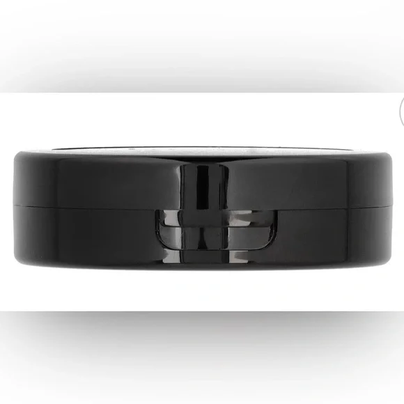 LAURA GELLER Medium 
Baked Balance-N-Brighten Color Correcting Foundation. - Picture 3 of 5